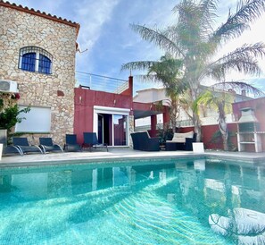 Villa Les Orangères 🍊 in Empuriabrava
Mehr Infos; www.solempuria.com