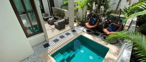 Private plunge pool and the oh so relaxing “Bird Nest” chairs great for napping 