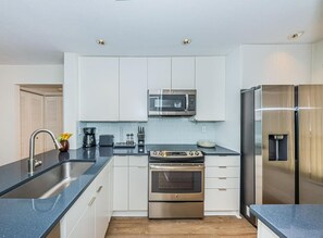 19-web-or-mls-Kitchen 3