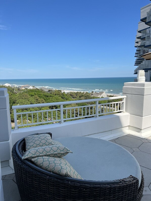 AMAZING view from the rooftop terrace…❤️