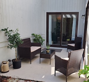  Private back patio/porch