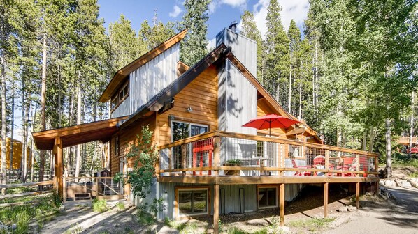 Enjoy a cup of relaxation on the deck of the Eagles Roost