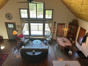 Overview of Living and dining area