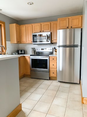 Newly Updated Main Level Kitchen - fully furnished! 