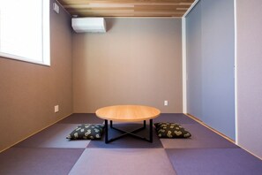 Japanese-style room