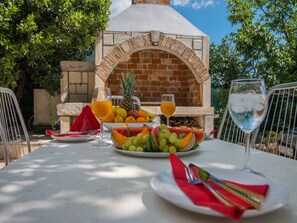 Outdoor dining