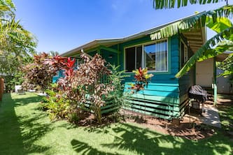 Charming Beach Cottage by Mama's Beach