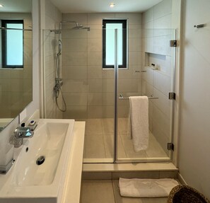 Bain