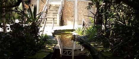 Platform Bar and restaurant with aquarium view