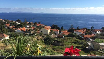 Madeira apartment with great sea views in a quiet location