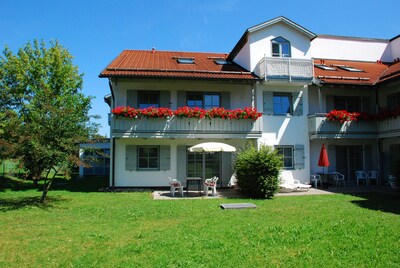 Luxus Ferienwohnung mit Hallenbad, Sonnenterrasse und gehobener Ausstattung