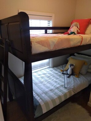 Twin bunkroom