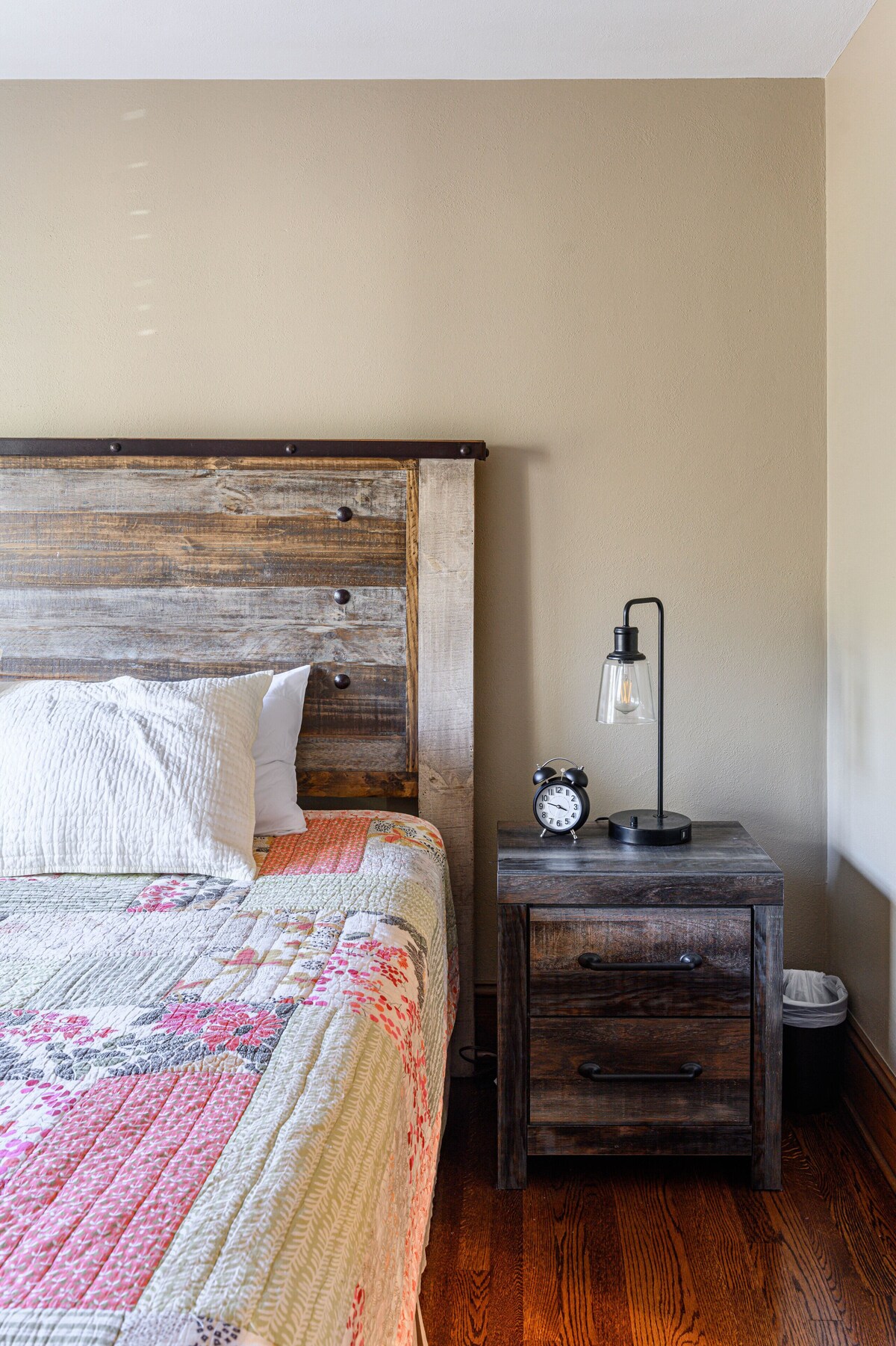 Mr. B’s Cottage, 10 Minutes to Downtown Asheville!