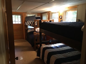 4 twin bunk room