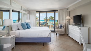 Studio Bedroom Overlooking Gulf