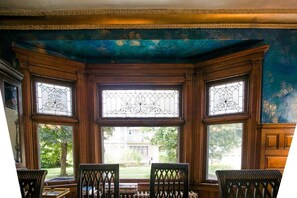 windows in dining room