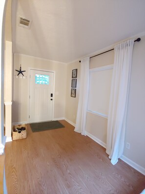 To help minimize sand in the cottage, please remove your shoes at front door.