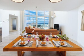 LIVING-DINING 　