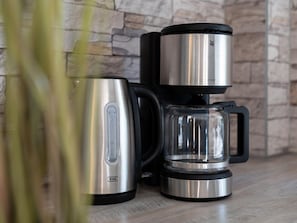 Kaffee und/oder Kaffeemaschine