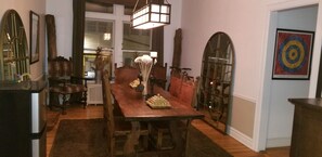 Formal Dinning Room 