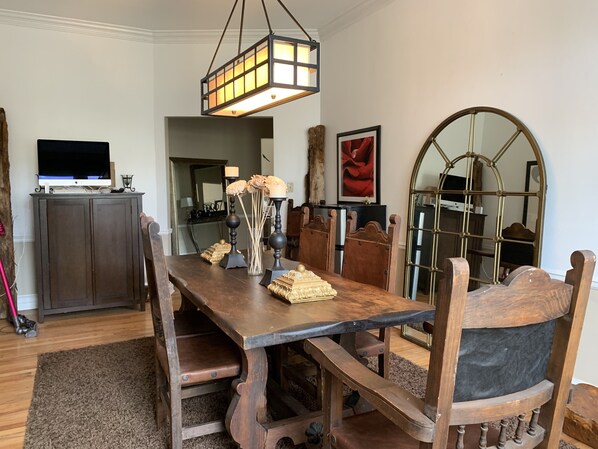 Formal Dinning Room