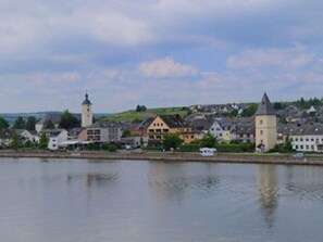 Weingut-Gästehaus R. Schroeder