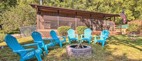 Bryson City Vacation Rental | 2BR | 1BA | 780 Sq Ft | Steps to Enter