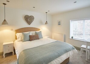 Threadneedle Cottage, Whitby - Stay North Yorkshire