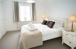 Ground floor: Double bedroom with 5' bed and sea views