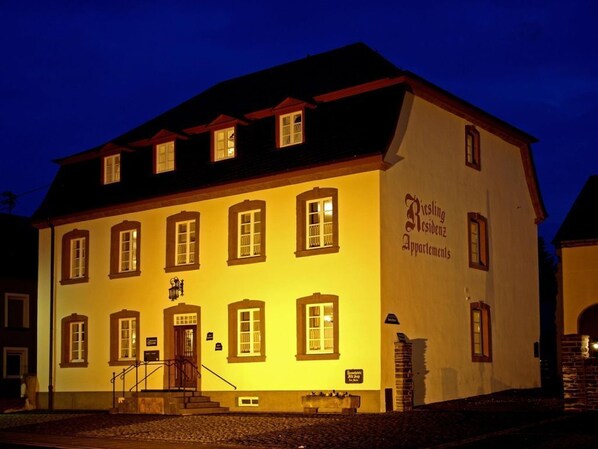 Alte Burg Longuich - Riesling-Residenz
