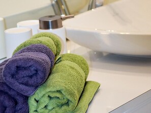 Bathroom amenities