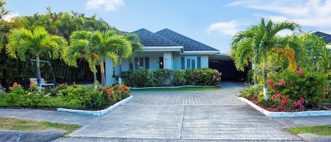 The Entrance to our beautiful property "Nature's Choice Home"