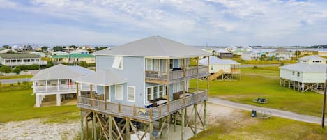 Large 2000 SQ FT five bedroom oceanfront viewing beach house. 2 large decks.