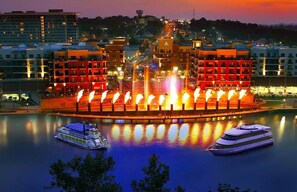 Branson Landing Fountain