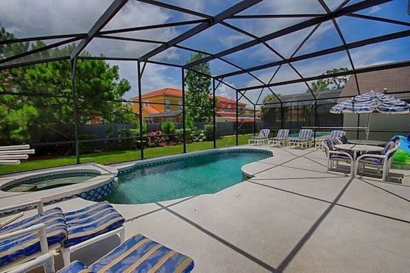 Outdoor private pool and spa