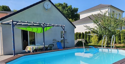 4 chambres dans maison avec piscine à Montfaucon 10 minutes de Besançon