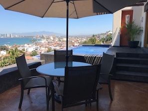 Terrace w private pool