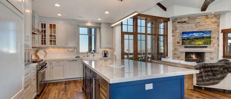 Kitchen and Great Room overlooking ski run