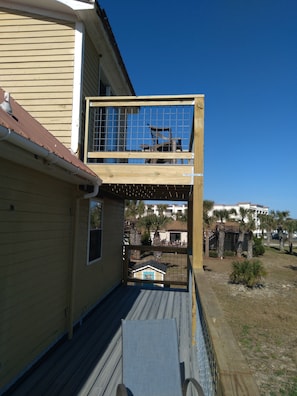 Elevated Deck off of Loft bedroom.