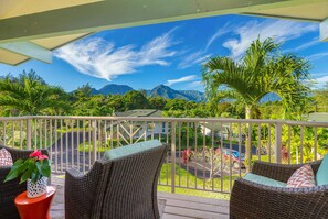 Stunning views of the mountains on your covered lanai!