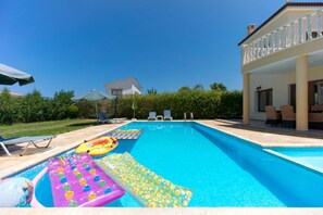 Private pool