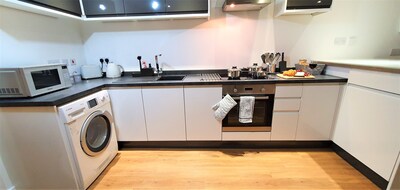 Ultra Modern, Super Comfortable, 2 Bed Apartment Northampton Town Centre