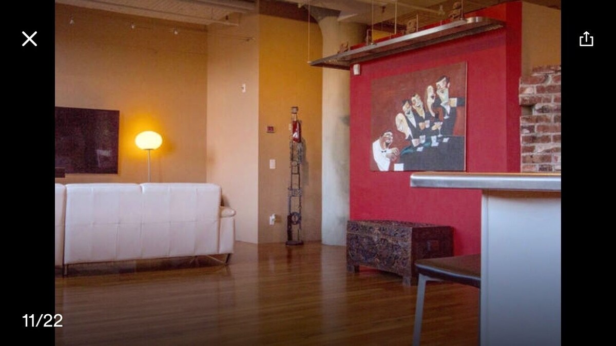 Gorgeous loft Downtown Denver next to Coors Field