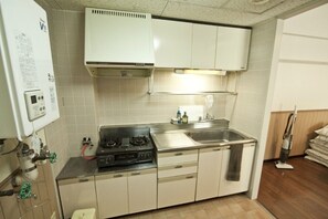 124. Kitchen