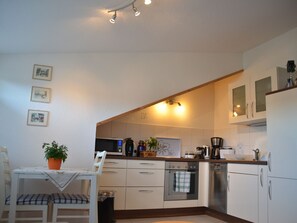 Ferienwohnung, 70qm, 1 Schlafzimmer & 1 Schlafbereich, max. 3 Personen