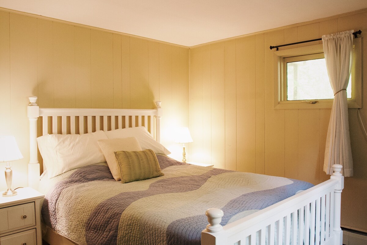 Modern Ski Chalet 10 mins from Stratton & Bromley