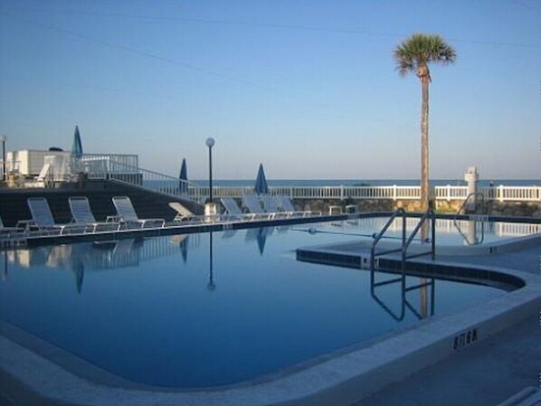 Bahia Vista Pool 