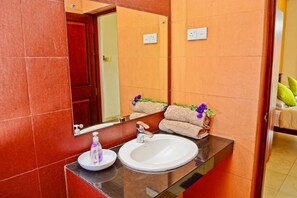 washroom in bedroom 1