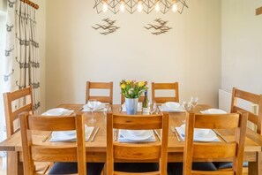 Westgate Cottage, Thornham: Charming dining area