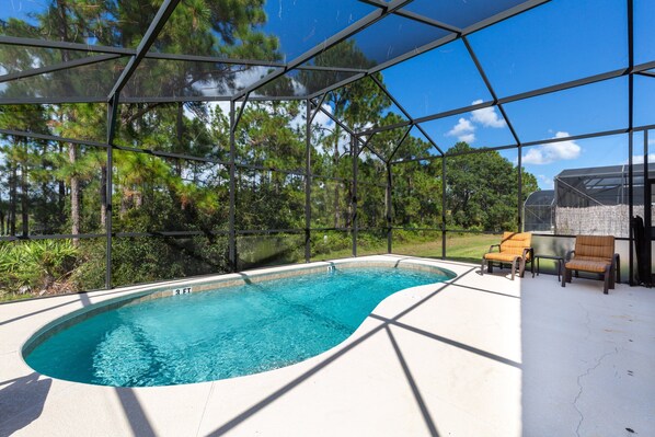 21_Pool_with_View_0721.jpg